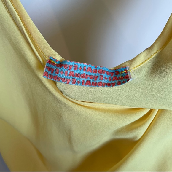 Yellow summer dress 💛 size small - Picture 3 of 4